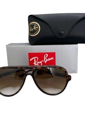Authentic, New Ray-Ban Cats 5000 with Brown Gradient Lenses